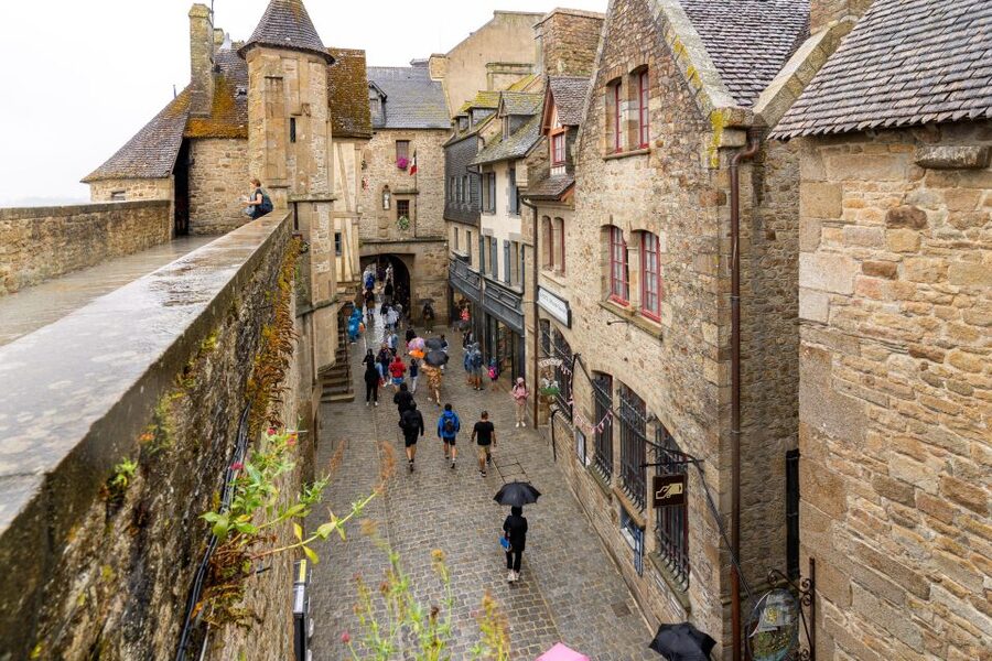 From Paris: Mont Saint Michel Day Trip with a Guide - Who this day trip suits best