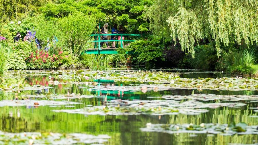 From Paris: Versailles and Giverny Full-Day Trip - Fondation Monet and Claude Monet’s Gardens: where to spend your energy