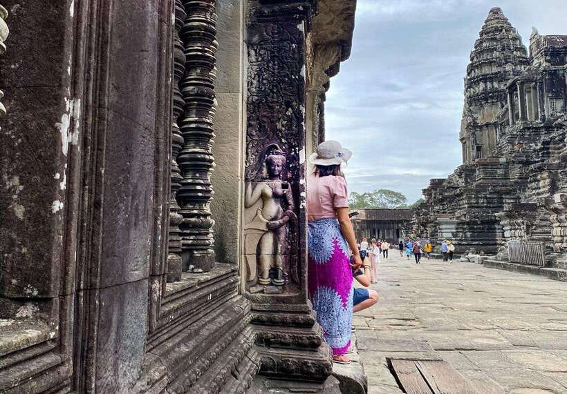 From Phnom Penh: Angkor Wat, Bayon, and Ta Prohm Day Trip - Bayon Temple and the 216 smiling faces
