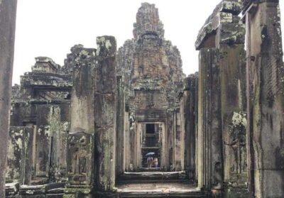 From Phnom Penh: Angkor Wat, Bayon, and Ta Prohm Day Trip - Angkor Wat: how to see the biggest temple without feeling lost