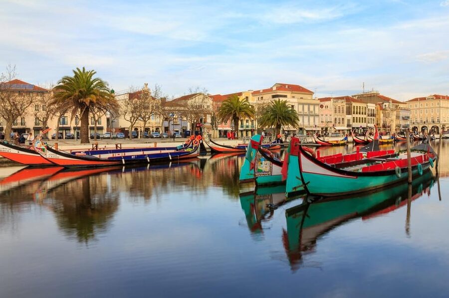 From Porto: Full-Day Trip to Coimbra & Aveiro with Boat Ride - From Porto to Aveiro: the air-conditioned ride that sets the tone
