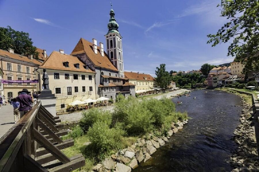 From Prague: Český Krumlov and České Budějovice Day Trip - Group, guides, and how the pace stays manageable
