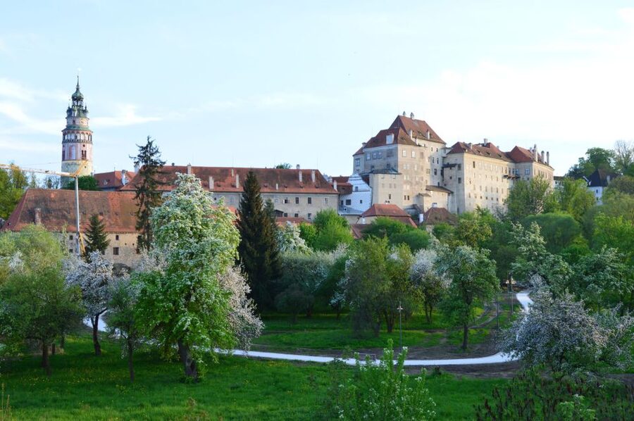 From Prague: Full-Day Trip to Český Krumlov - The Guided Walk in the Old Town: Getting Your Bearings Fast