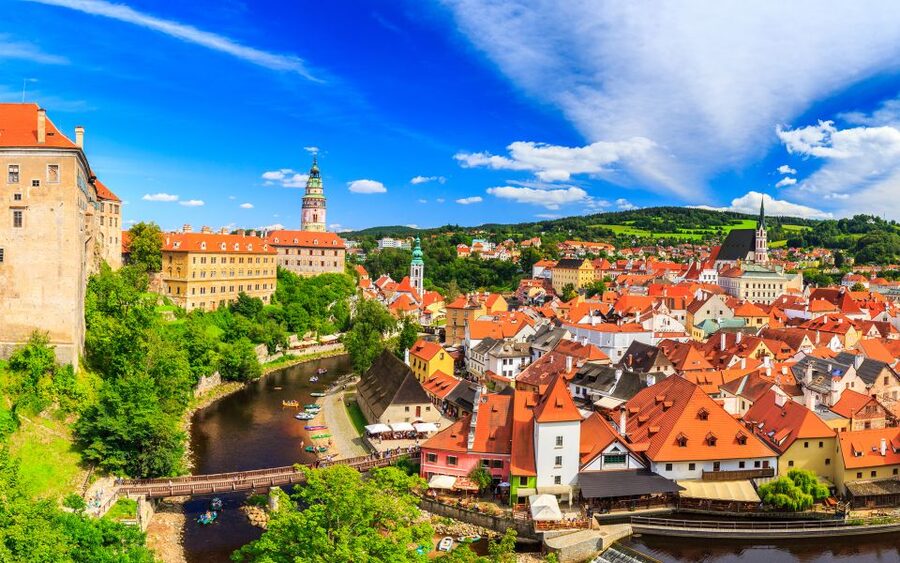 From Prague: Full-Day Trip to Český Krumlov - Special Events and Fees: The Five-Petalled Rose Festival (June 19–20)