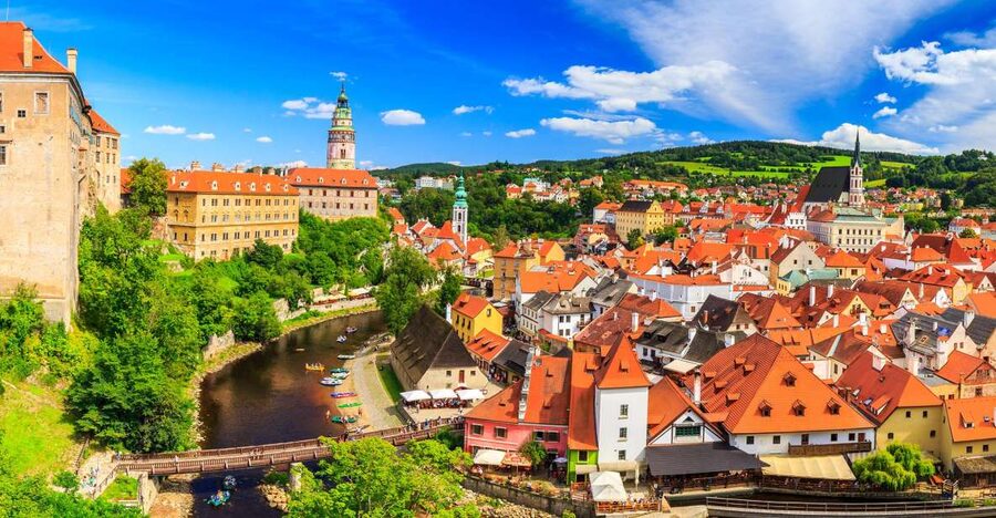 From Prague: Full-Day Trip to Česky Krumlov - Inside the UNESCO old town: 300 houses, fairy-tale lanes, real local life