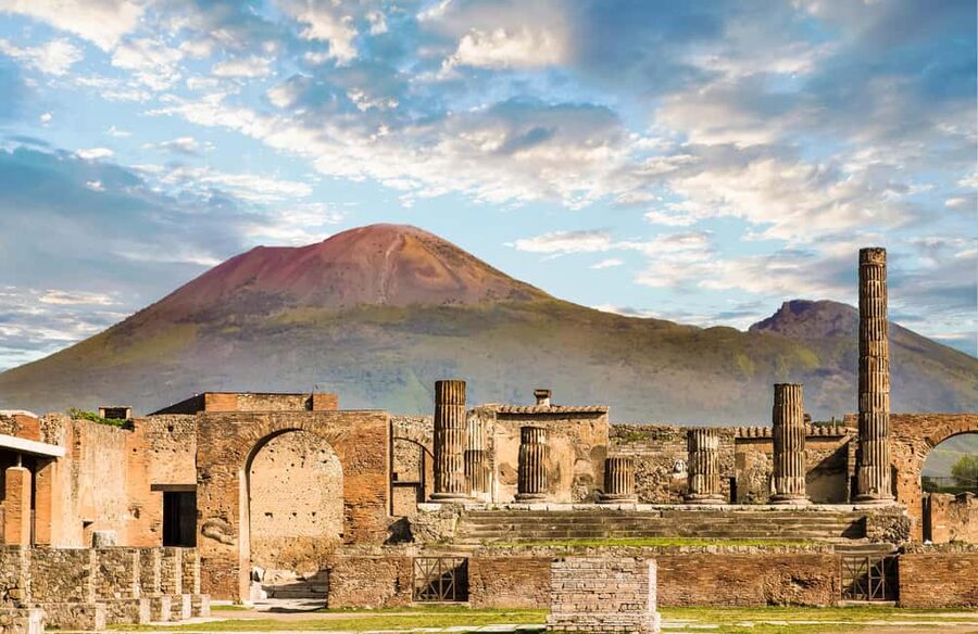 From Rome: Pompeii, Amalfi Coast and Positano Day Trip - The Coach Ride Rhythm: Comfort, WiFi, and the Cassino Reset