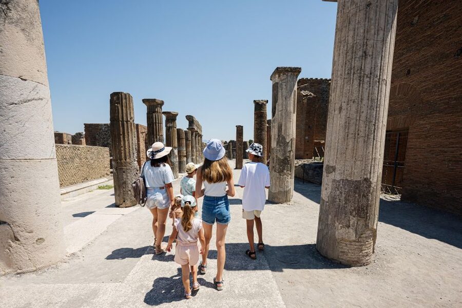 From Rome: Pompeii, Amalfi Coast, and Sorrento Day Trip - The Pompeii free-time window: how to use 30 minutes without wasting it