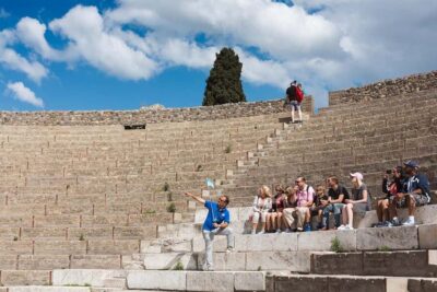 From Rome: Pompeii, Amalfi Coast, and Sorrento Day Trip - Pompeii with an archaeologist: why the guided time is the whole point