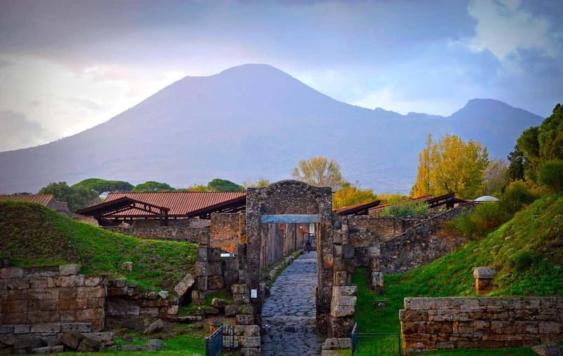 From Rome: Pompeii and Vesuvio Guided Day Trip with Lunch - Quick hits: Pompeii and Vesuvius in one day