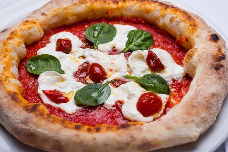 From Rome: Pompeii and Vesuvio Guided Day Trip with Lunch - Lunch in Pompeii: pizza, dessert, and why the break can feel long