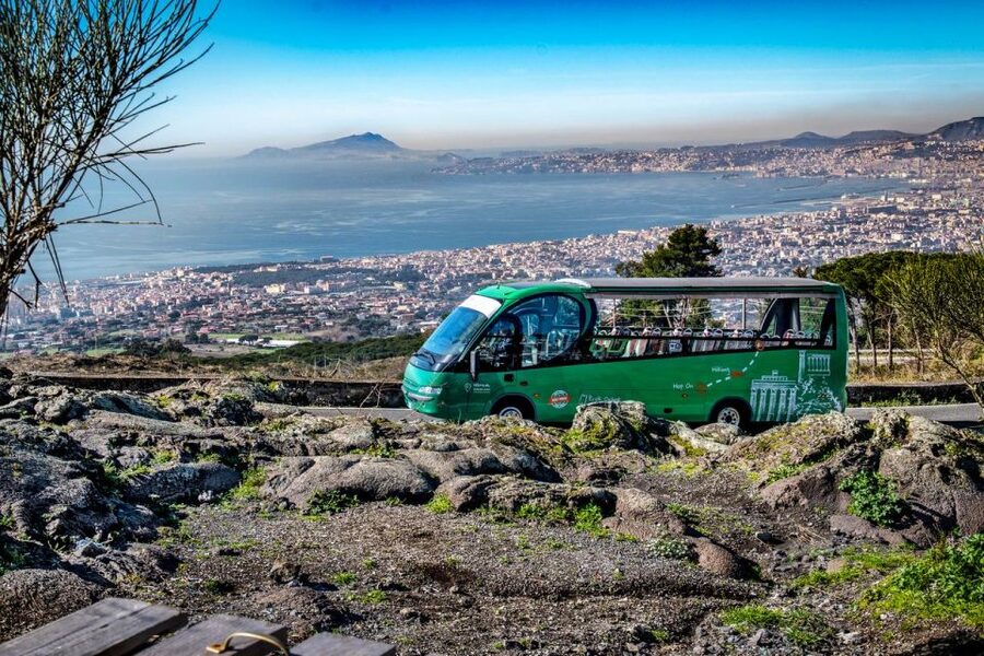 From Rome: Pompeii and Vesuvio Guided Day Trip with Lunch - The “interesting stop” you might want to skip: coral and cameo time