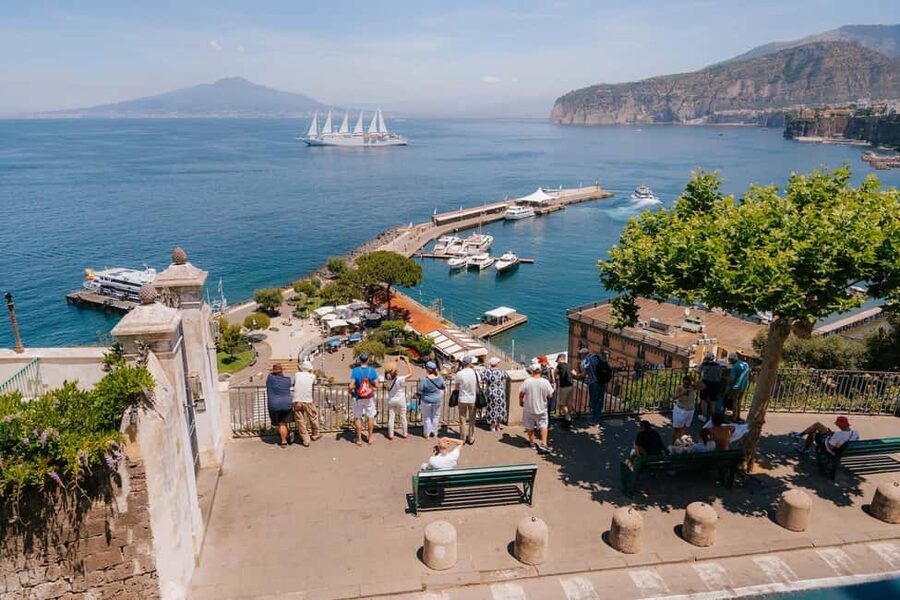From Rome: Pompeii with Expert Guide & Amalfi Coast Day Trip - A 13-hour south Italy day trip that starts by Piazza del Popolo