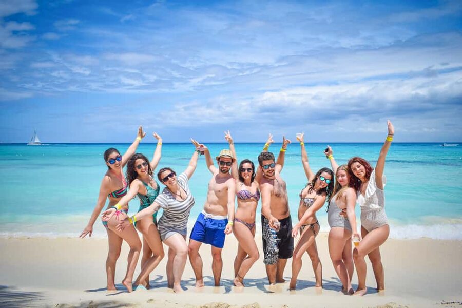 From Santo Domingo: Saona Island Day Trip w/ Lunch & Drinks - Lunch on the Beach: Buffet at 1:00 pm Plus Drinks Included