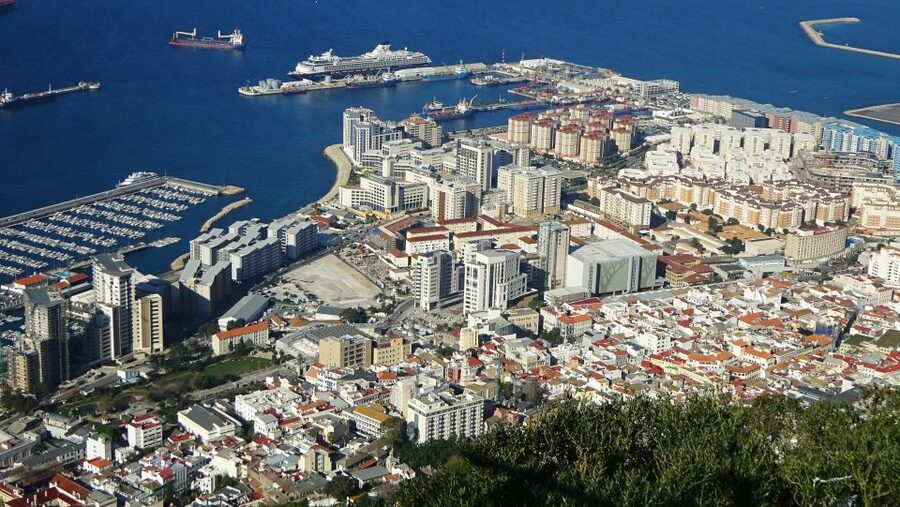 From Seville: Full-Day Trip to Gibraltar - Casemates Square: The Quick Orientation Before the Main Attraction