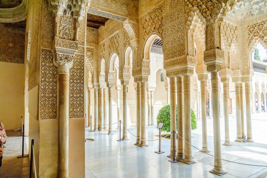 From Seville: Granada Day Trip Alhambra and Albaycin - Getting to Granada: planned breaks at Abades de la Roda