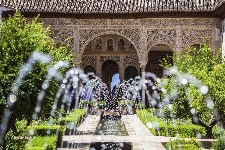 From Seville: Granada Day Trip with Alhambra and Albaicín - Practical Tips to Keep This Day From Feeling Like Chaos