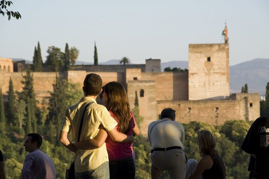 From Seville: Granada Day Trip with Alhambra and Albaicín - The Fine Print: What the Experience Really Feels Like on the Ground