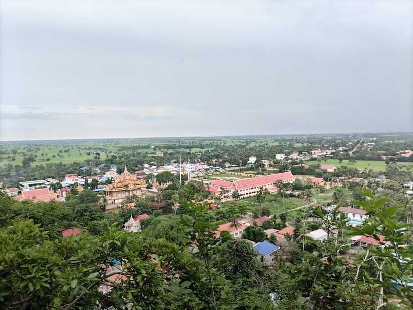 From Siem Reap: Battambang Day Trip Return or to Phnom Penh - Bat Cave at Dusk: The Final Act You’ll Remember