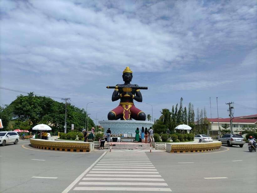 From Siem Reap: Battambang Day Trip Return or to Phnom Penh - Battambang’s Central Shrine Stop and the Black Man Statue