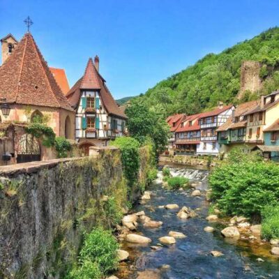 From Strasbourg: Medieval Villages & Wine Tasting Day Trip - Getting Oriented in Strasbourg and Settling Into the Coach