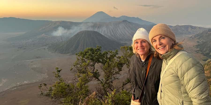 From Surabaya or Malang: Mount Bromo Sunrise 1-Day Trip - Mount Penanjakan sunrise: where cold air meets the first gold