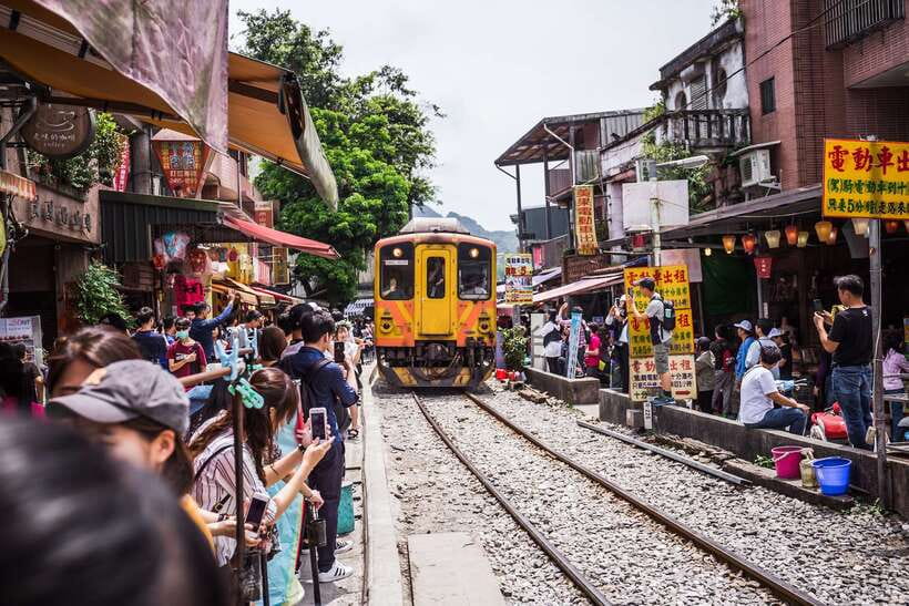 From Taipei: Shifen, Jiufen, and Yehliu Guided Day Trip - Three Stops, One Coastal Mood: What This Day Really Delivers