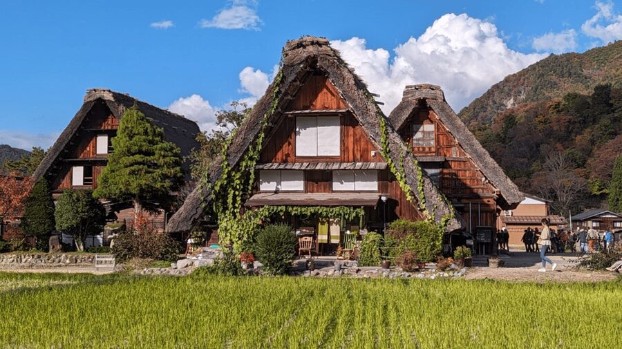 From Takayama: Guided Day Trip to Takayama and Shirakawa-go - Riding to Shirakawa-go: use the bus time for viewpoints and photos