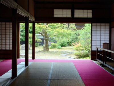 From Takayama: Guided Day Trip to Takayama and Shirakawa-go - Sanmachi streets and the Miyagawa Morning Market: plan your snacks
