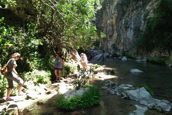 From Tangier: Day Trip to Chefchaouen and Akchour Waterfalls - Souks and the jewelry market, plus the Jewish quarter shift