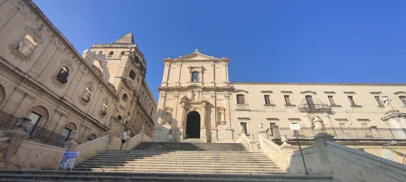 From Taormina: Syracuse and Noto Guided Day Trip by Bus - Island of Ortigia: Arethusa, papyrus, and a sea-view pause
