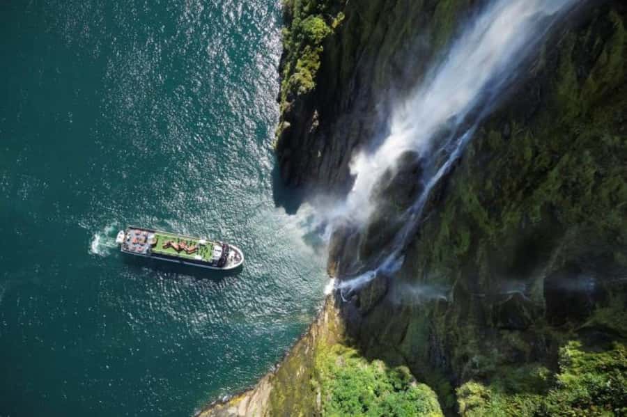 From Te Anau: Milford Sound Cruise and Coach Day Trip - On-board food, the licensed bar, and what to do if weather changes plans