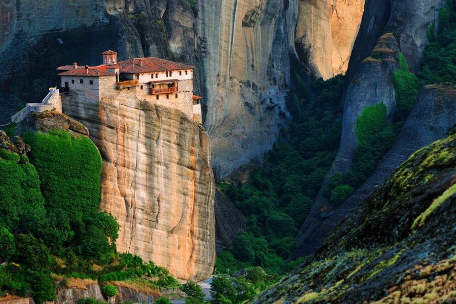 From Thessaloniki: Full Day Trip to Meteora - Dress Code and Comfort Checklist for Monastery Entry