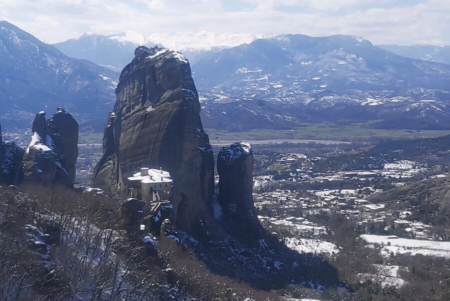From Thessaloniki: Private Day Trip to Meteora with Transfer - Price and logistics: what $477 per group up to 8 really buys you
