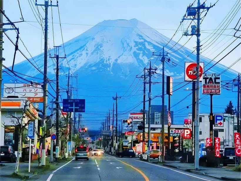 From Tokyo: Mt Fuji, Arakurayama and Kawaguchi Lake Day Trip - Lake Kawaguchiko: Oishi Park in Most Seasons, Maple Corridor When Autumn Hits