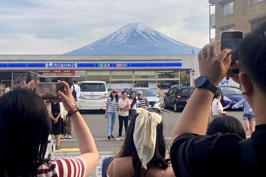 From Tokyo: Mt. Fuji & Hakone Private Day Trip - Kitaguchi-hongu Fuji Sengen Shrine: Cedar Forest Vibes and Cable-Car Time