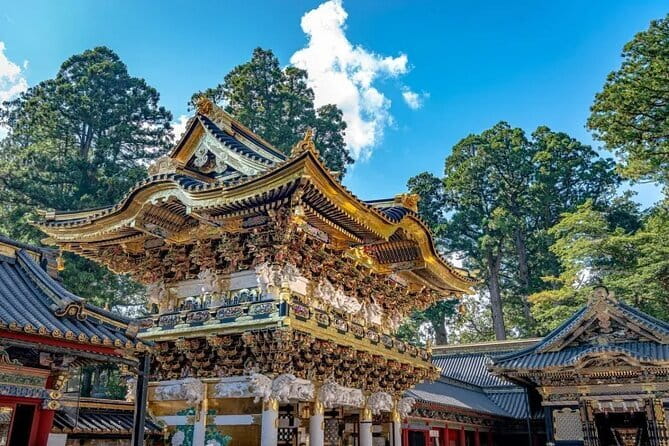 From Tokyo: Top 5 Scenic Spots of Mount Fuji Full-Day Tour - Lawson Fujikawaguchiko: A Short, Practical Fuji Photo Backdrop