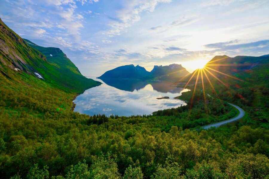 From Tromsø:(Chinese)Senja Day Trip - What to pack for Senja weather (and long cold sitting)