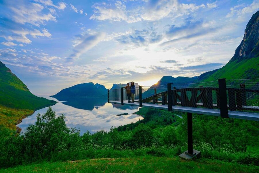 From Tromsø:(Chinese)Senja Day Trip - Ride to Senja: Kvaløya, ferry crossing, and how to time your shots