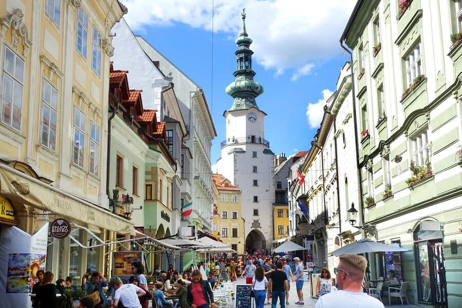 From Vienna: Bratislava and Budapest Guided Day Trip - Pest Highlights You’ll Actually Understand Fast: Chain Bridge and Heroes’ Square