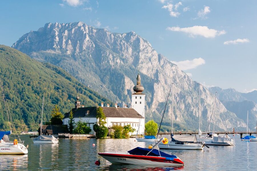 From Vienna: Full Day Trip to Hallstatt and Salzkammergut - The Salzkammergut scenery stop: why the drive is part of the experience