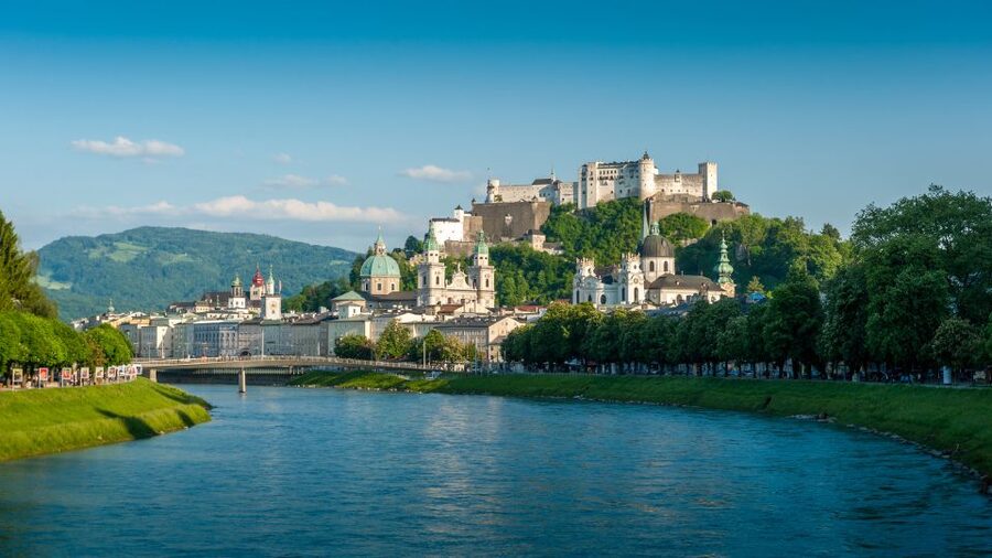 From Vienna: Guided Day Trip to Salzburg - Mondsee stop: quick lake-district photos without the stress