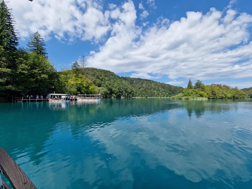 From Zadar: Plitvice Lakes Day Trip with Guide and Boat Tour - Guides and WhatsApp timing: helpful, but don’t lose the big picture