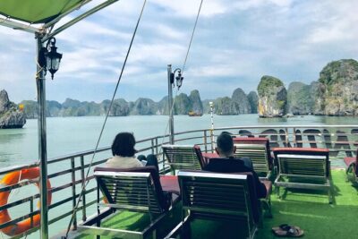 Full day trip to Lan Ha-Ha Long Bay from Cat Ba, avoid the crowds - Cat Ba start time at 8:30: how the day begins without fuss