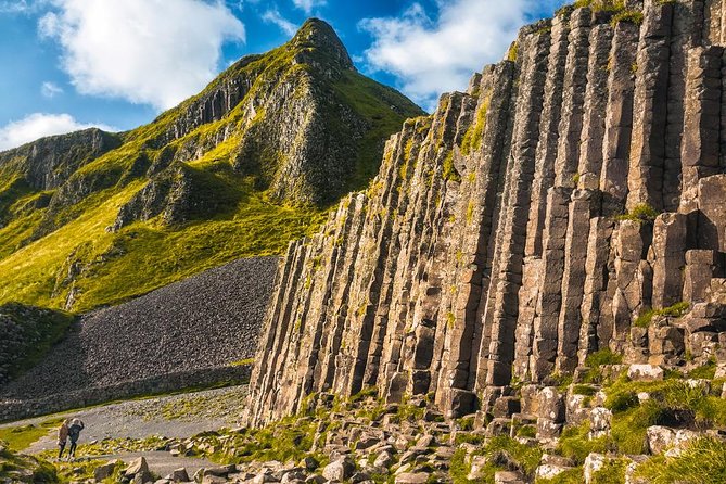 Giant's Causeway Day Tour from Dublin - Dunluce Castle Ruins: 60 Minutes at the Cliff’s Edge