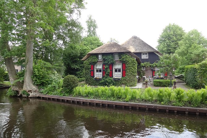Giethoorn Day Tour from Amsterdam with Small Boat Ride - Should you book this Giethoorn day trip from Amsterdam?