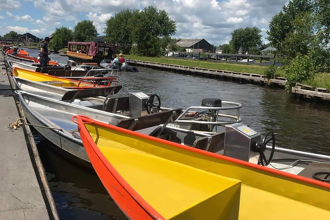 Giethoorn, Zaanse Schans Windmills Guided Day Trip from Amsterdam - Giethoorn: The Venice of the North, With a Boat Tour That’s the Point