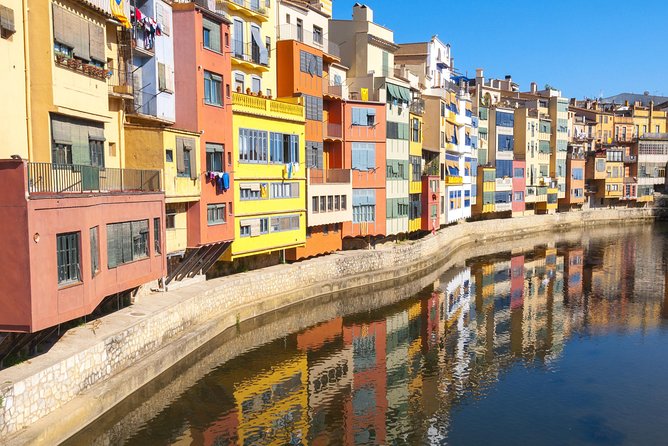 Girona and Dali Museum Full Day tour from Barcelona - Figueres and the Dalí Theatre-Museum: Why the Building Feels Like Part of the Art