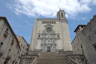 Girona Full Day Tour from Barcelona - The morning ride: getting to Girona without a headache