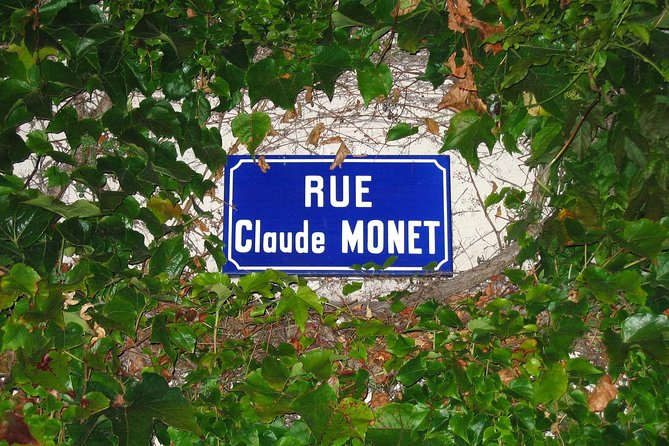 Giverny and Monet's House Half Day Trip from Paris Guide or Audio - Free time inside: using your window wisely
