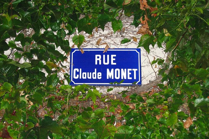 Giverny Monet’s Home and Gardens Half Day Tour from Paris - Lunch and pacing: what to do with your break in Giverny